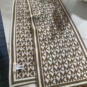 Michael Kors scarf